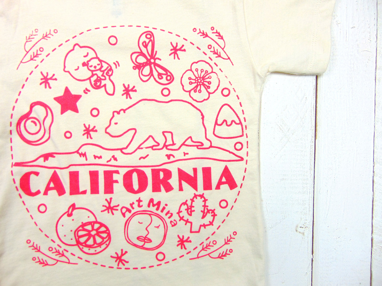 Art Mina California Pink Bear Kids Tee