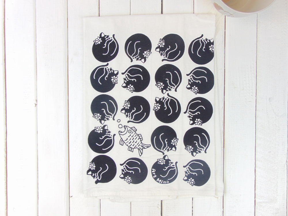 cat pattern dish towel