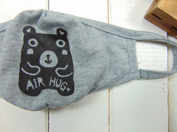 Art Mina Youth Face Mask "Air Hug Bear" 